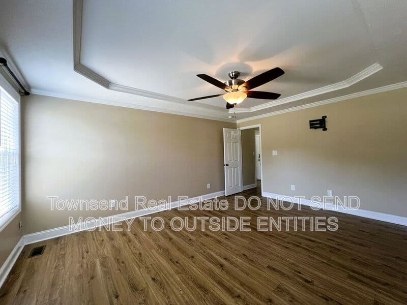 Fayetteville House: 3311 Auburn Dr