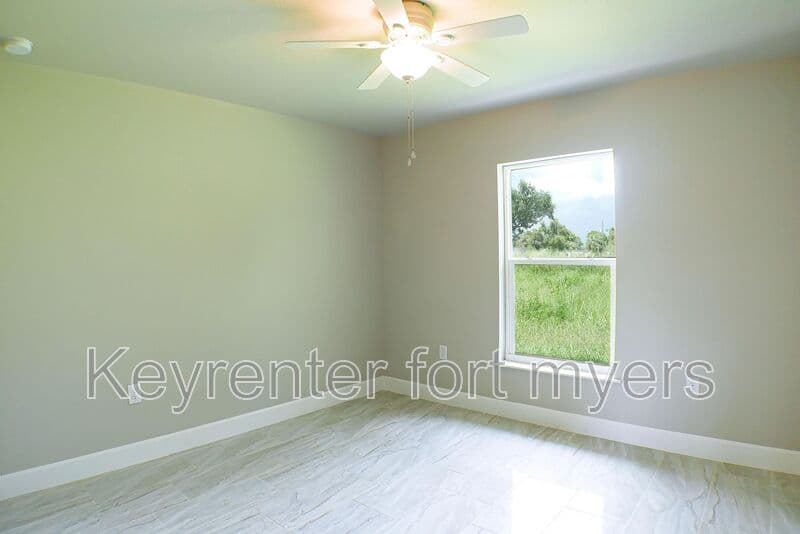Fort Myers House: 1787 Maryland Ave