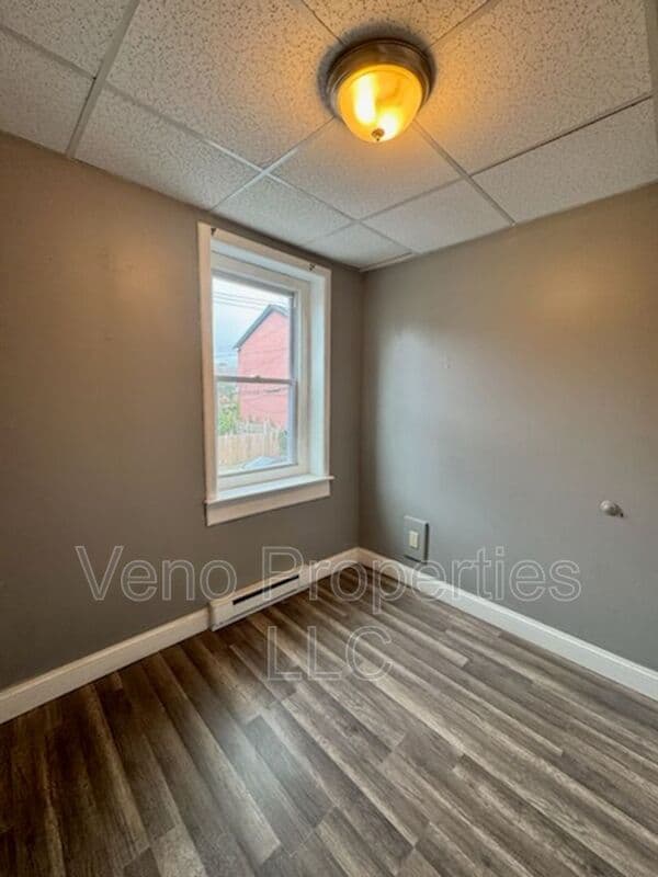 Cohoes House: 3 Cataract Street