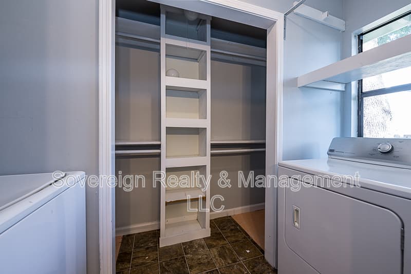 Atlanta House: 568 Stokeswood Ave SE