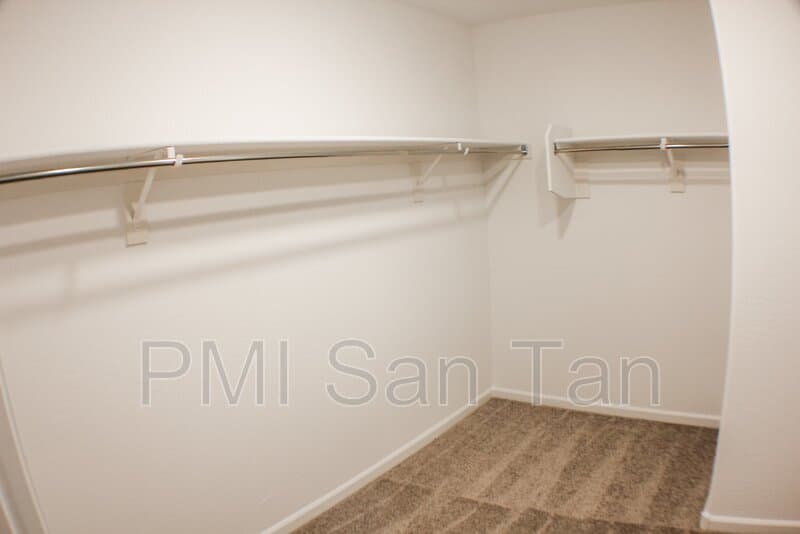 Casa Grande House: 1389 East Jaycie Lane