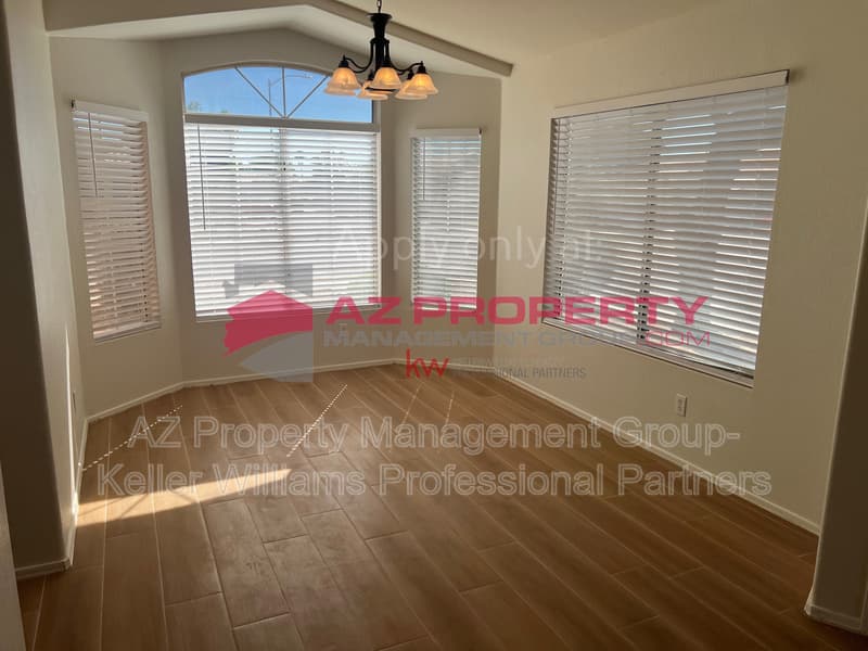 Glendale House: 4838 W Kerry Ln