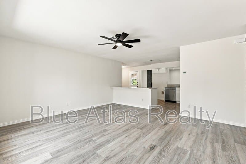 Dallas House: 6008 Golden Gate Drive