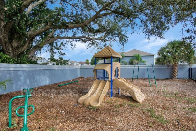 Davenport Townhome: 154 Orchid Dr