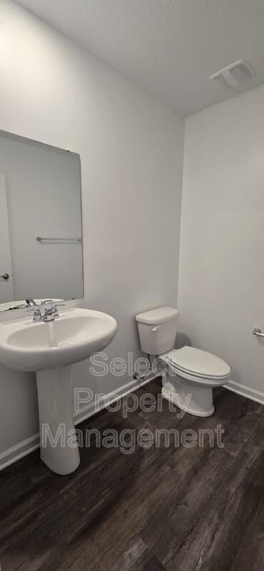 Fort Wayne House: 1396 Livingston Lakes Way
