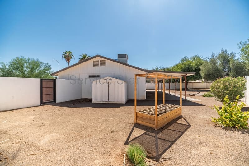 Chandler House: 526 N Pepperwood Ct