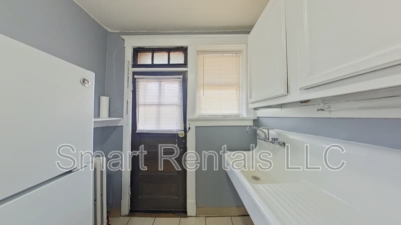 St. Louis Condo: 1004 Tamm Avenue - 1N