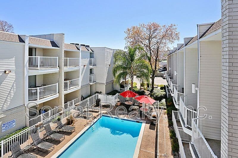 Metairie Condo: 3805 Houma Blvd