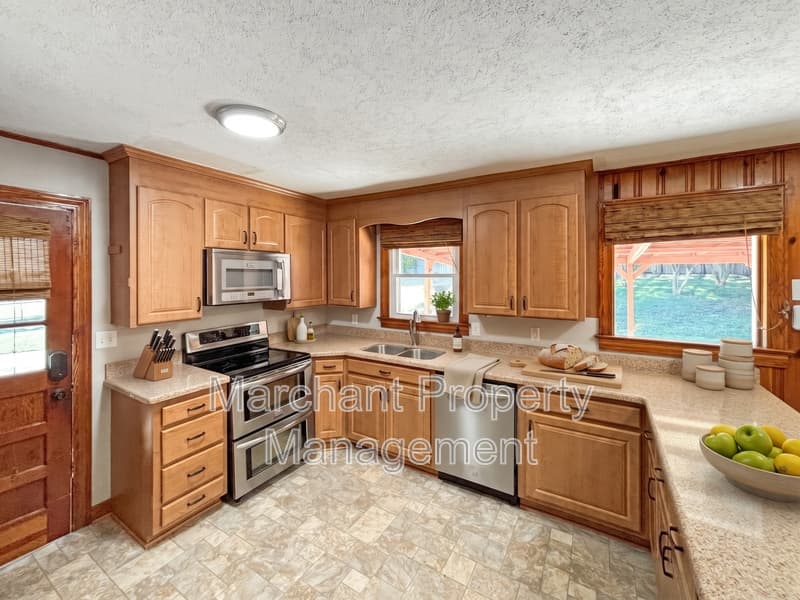 Taylors House: 4804 Edwards Road