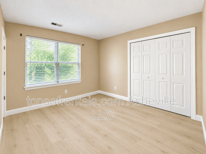 Fletcher House: 100 Little Fox Lane
