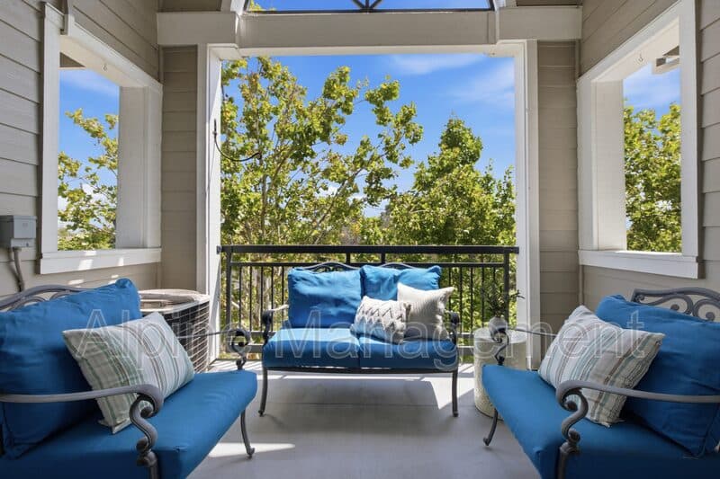 East Palo Alto Condo: 1982 West Bayshore Road - Main