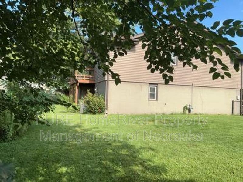 Omaha House: 10821 Curtis Avenue Cir