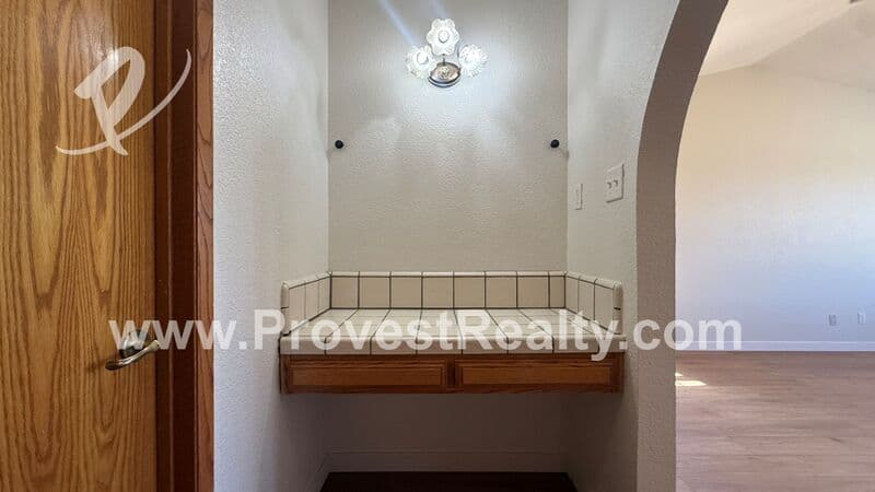 Victorville House: 13043 4th Ave