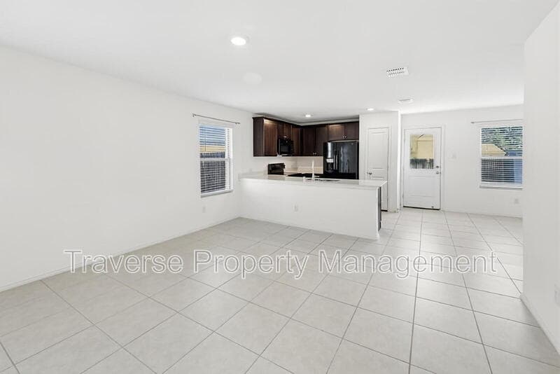 Azle House: 1380 Beach Dr