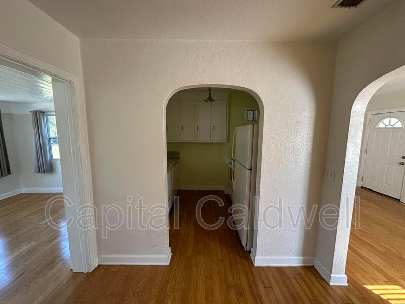 Clearwater House: 18 N Meteor Ave