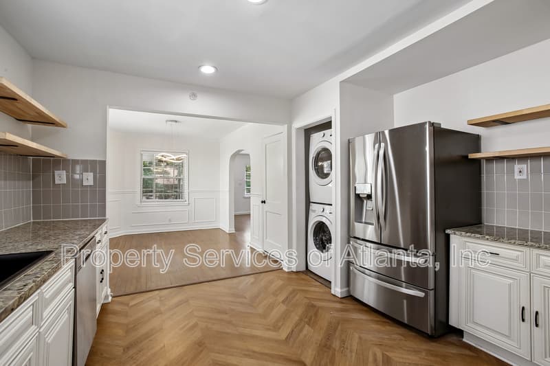 Atlanta House: 1649 Beecher St SW