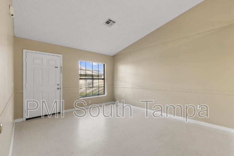 Dade City House: 9926 U.S. 98