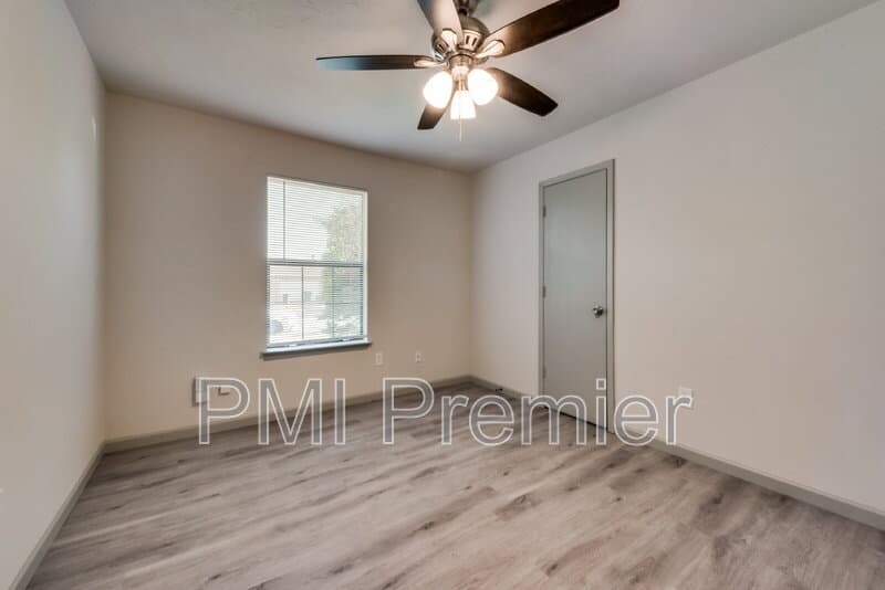 North Richland Hills House: 7021 Lincolnshire Ln