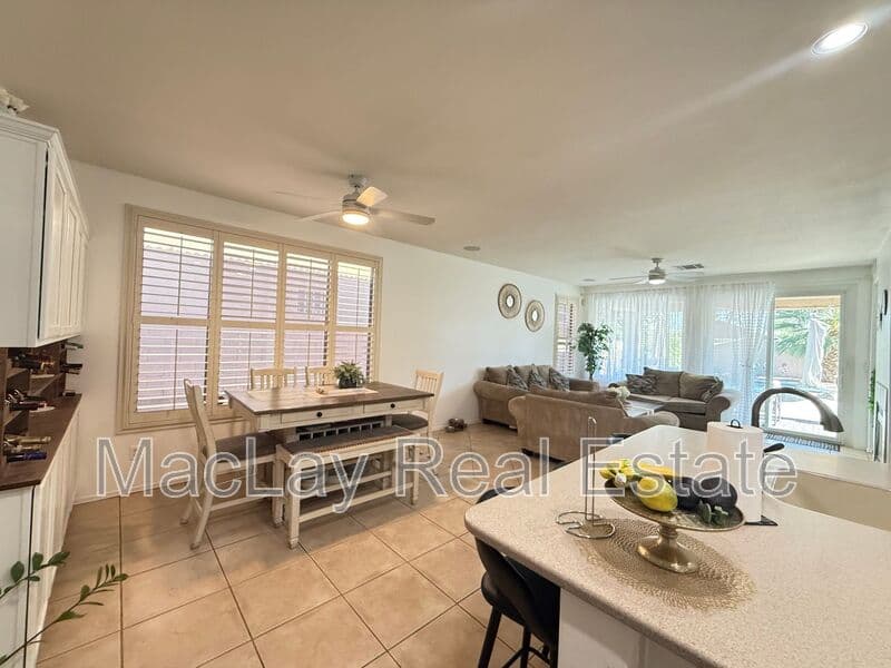 Chandler House: 757 W Aloe Pl