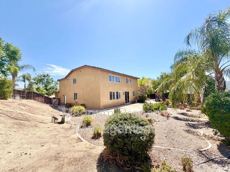 Temecula House: 46383 Vianne Ct