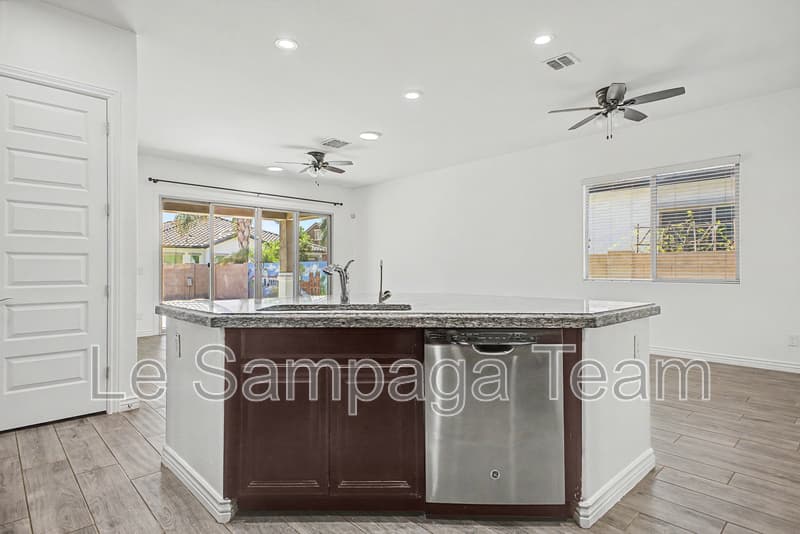 Queen Creek House: 20289 E RAVEN DR