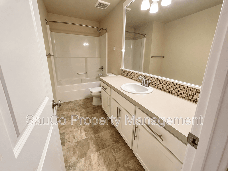 Hillsboro House: 8023 Northeast Sabo Street