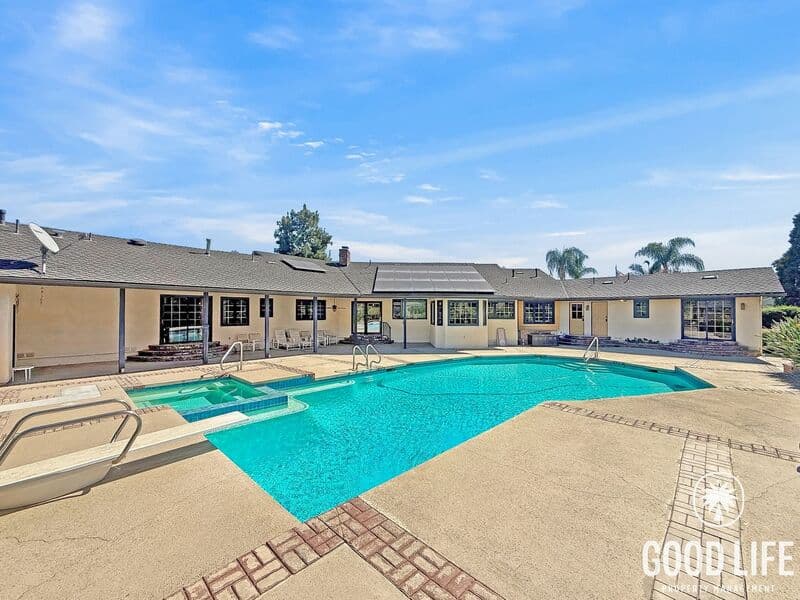 Corona House: 9250 Beazley Ln