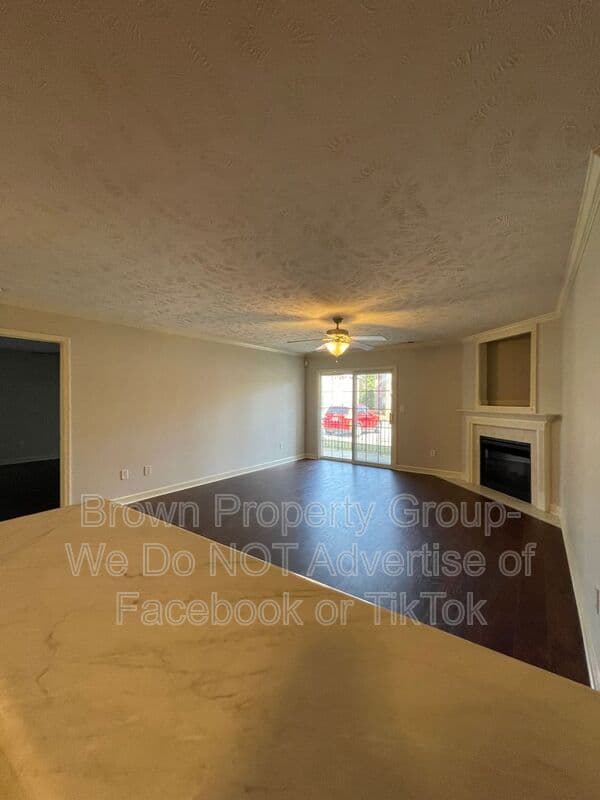 Fayetteville House: 1761 Renwick Dr