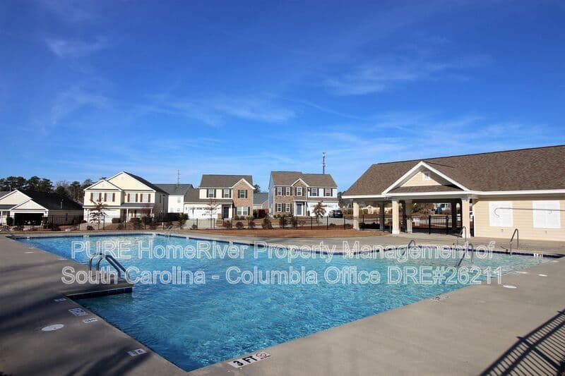 Columbia House: 581 Heron Glen Dr