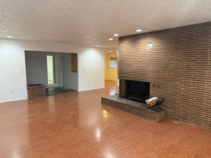 Happy Valley House: 15868 Southeast Compass Course Street