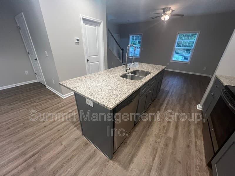 Madison Condo: Bostwick Hwy - 1563