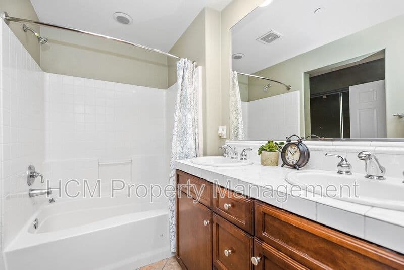 Irvine House: 315 Silk Tree Street