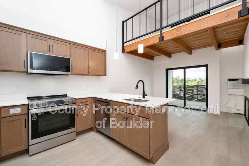 Boulder Condo: 2301 Pearl St