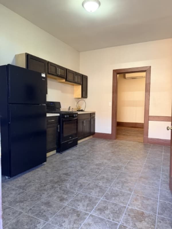 Davenport Condo: 608 W. 3rd St. #3D