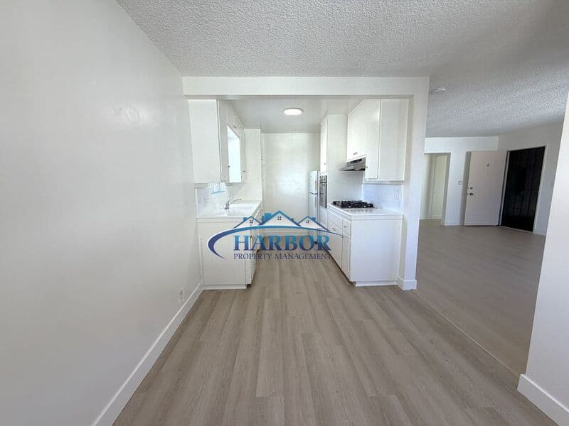 Inglewood Condo: 213 W Manchester Blvd