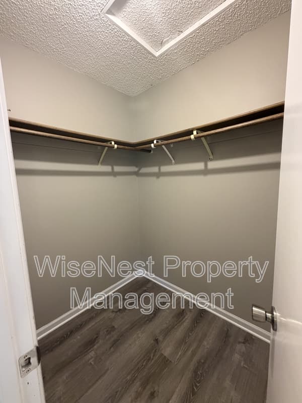 Shawnee House: 11914 West 49th Place