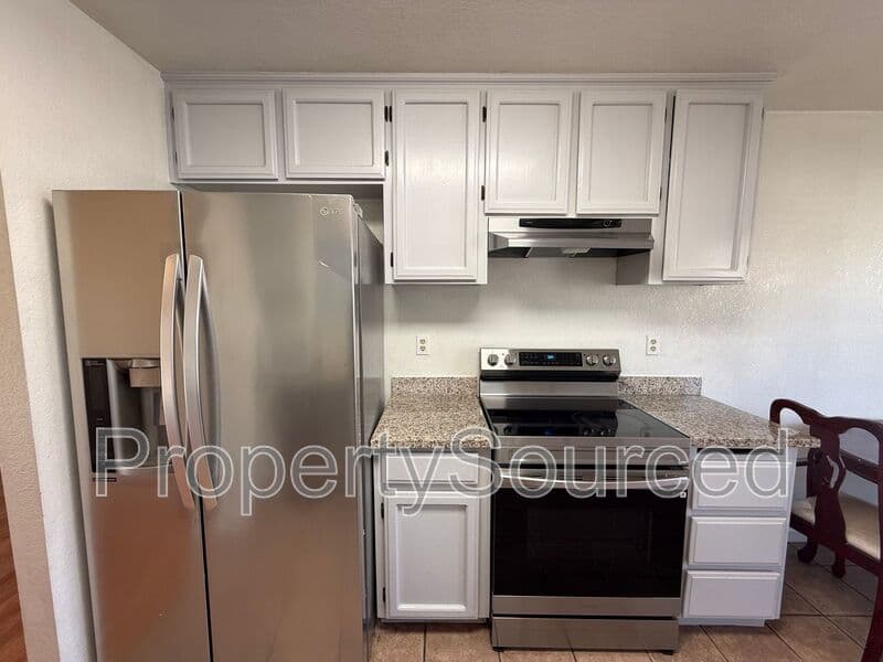 Lathrop House: 15050 Hollyhock Ct