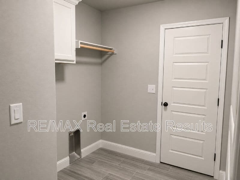 Bentonville House: 511 Melrose Pl