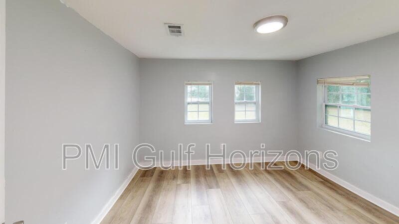 Pensacola House: 635 Colbert Avenue