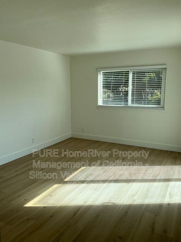San Jose House: 382 Madison Drive