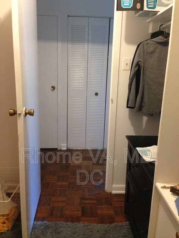 Washington Condo: 950 25th St NW