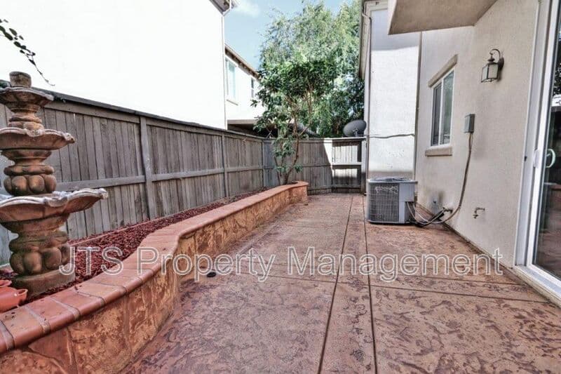 Sacramento House: 5424 Washoe Street