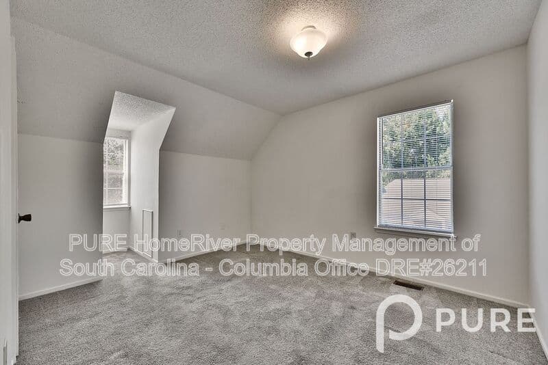 West Columbia House: 1290 Hulon Circle