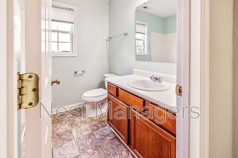 Fayetteville House: 519 Abbottswood Dr