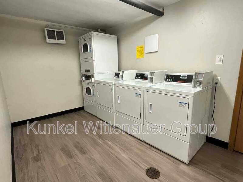 Swansea Condo: 1803-4 Jamestown Road