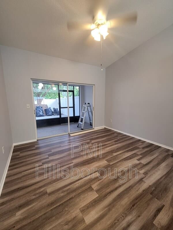 Brandon House: 914 Burlwood Street