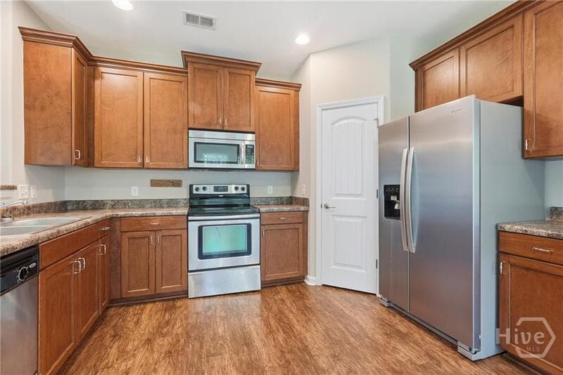 Richmond Hill House: 380 Summer Hill Way
