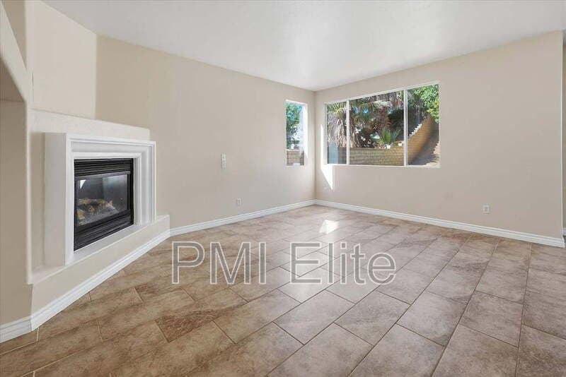 Castaic House: 32029 Cypress Way
