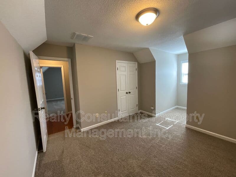 Greensboro House: 123 Arcaro Drive