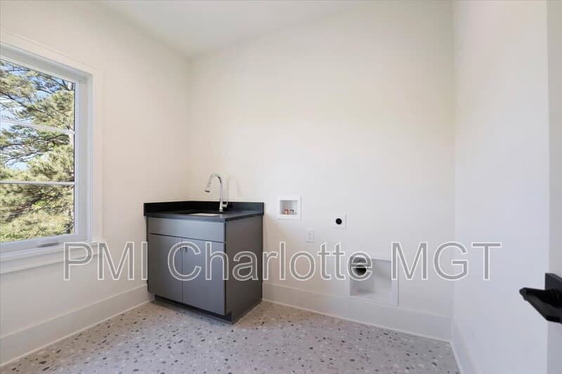 Charlotte House: 428 Dover Ave